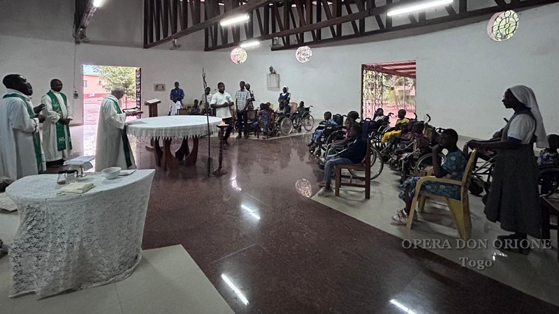Visita canonica generale nella Provincia “Marie, Mère de Dieu”  -  25781