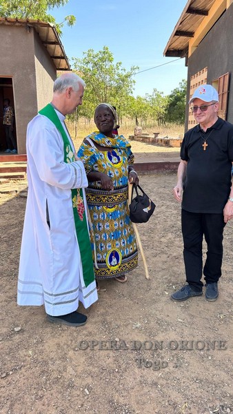 Visita canonica generale nella Provincia “Marie, Mère de Dieu”  -  25786