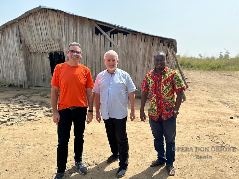 Visita Canonica in Benin: A Glazoué  lo stile orionino fraterno e umile è d'esempio -  25838