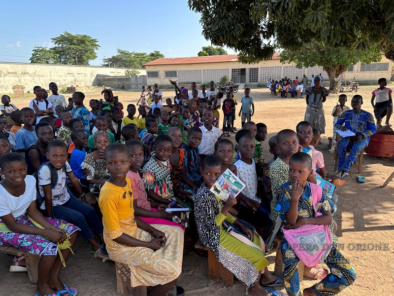 Visita Canonica in Benin: A Glazoué  lo stile orionino fraterno e umile è d'esempio -  25841