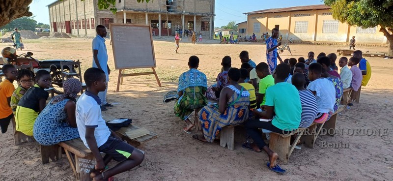 Visita Canonica in Benin: A Glazoué  lo stile orionino fraterno e umile è d'esempio -  25845