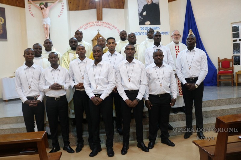 Kenya: L'inizio del postulato per 9 aspiranti  -  25852