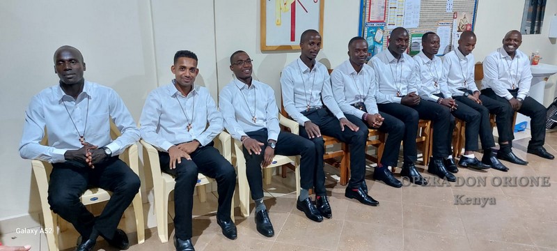 Kenya: L'inizio del postulato per 9 aspiranti  -  25854