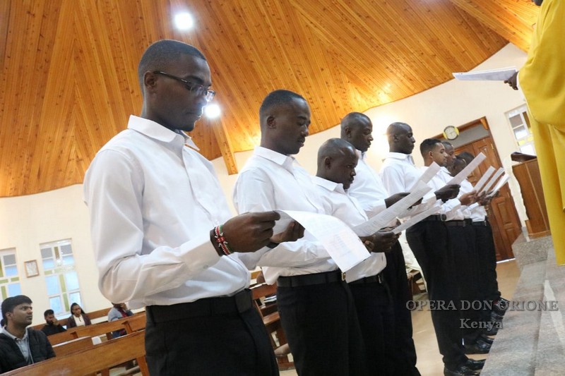 Kenya: L'inizio del postulato per 9 aspiranti  -  25856
