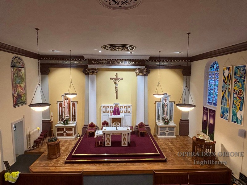 Inghilterra: La benedizione della Parrocchia Saint James in Wigan  -  25910