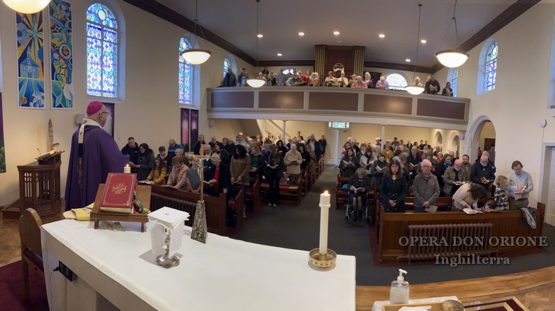 Inghilterra: La benedizione della Parrocchia Saint James in Wigan  -  25911