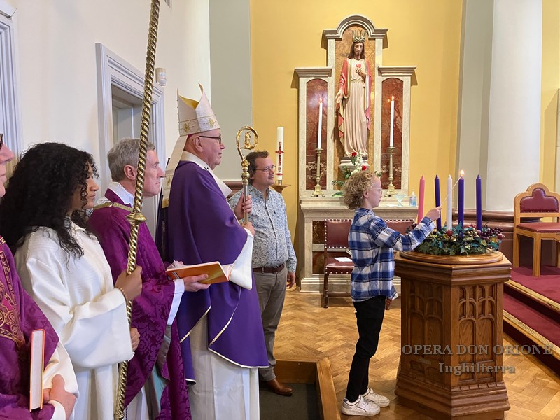 Inghilterra: La benedizione della Parrocchia Saint James in Wigan  -  25913