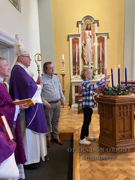 Inghilterra: La benedizione della Parrocchia Saint James in Wigan  -  25914