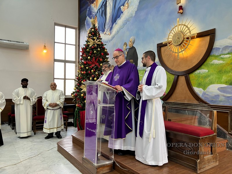 Giordania: A Zarqa la visita del Nunzio Apostolico e il concerto d'Avvento  -  25937