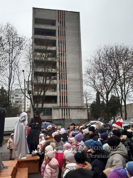 Ucraina: Festa di San Nicola per i bambini della parrocchia orionina di Leopoli -  25943