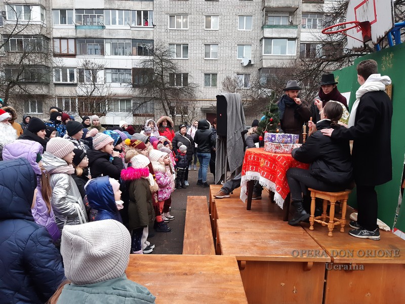 Ucraina: Festa di San Nicola per i bambini della parrocchia orionina di Leopoli -  25944