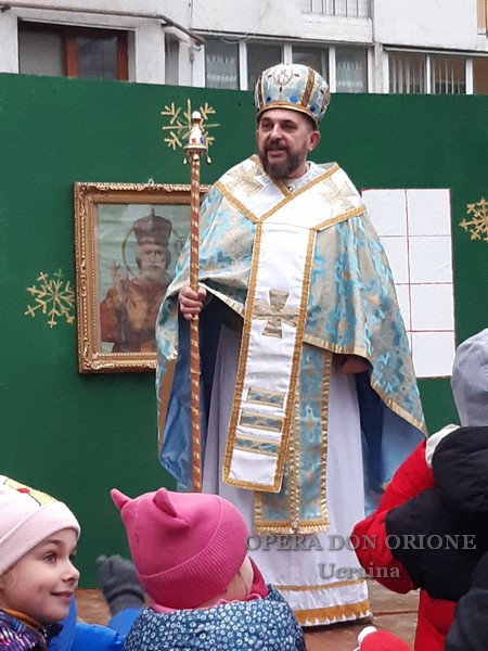 Ucraina: Festa di San Nicola per i bambini della parrocchia orionina di Leopoli -  25950