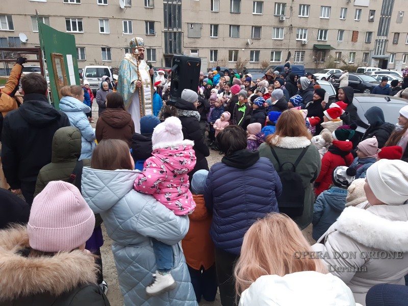 Ucraina: Festa di San Nicola per i bambini della parrocchia orionina di Leopoli -  25951