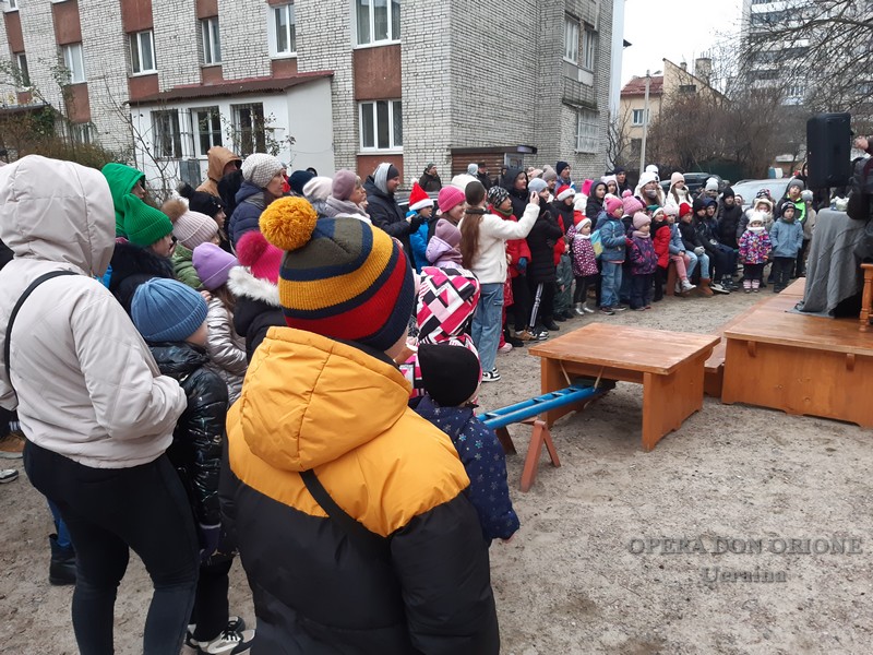 Ucraina: Festa di San Nicola per i bambini della parrocchia orionina di Leopoli -  25954