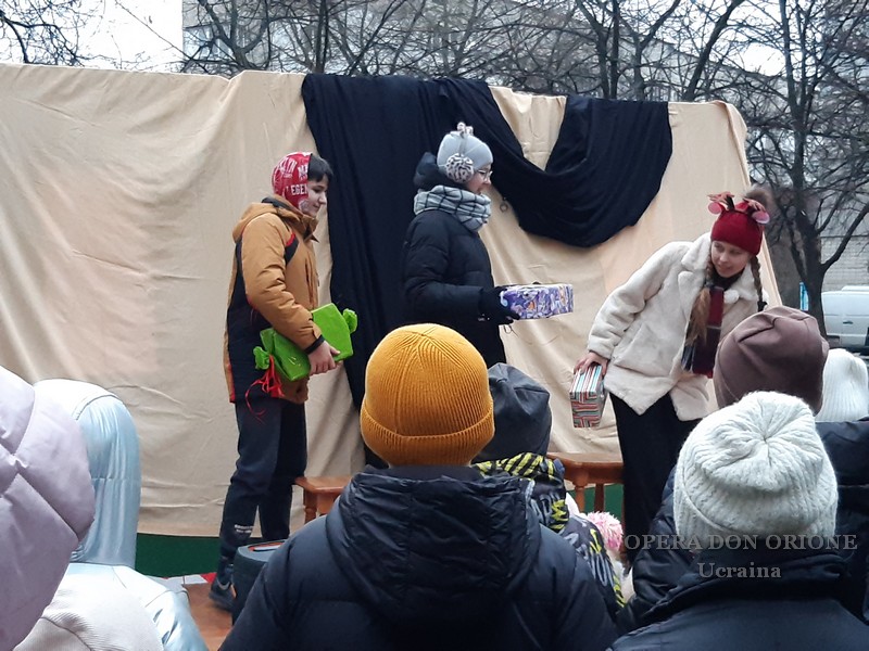 Ucraina: Festa di San Nicola per i bambini della parrocchia orionina di Leopoli -  25960