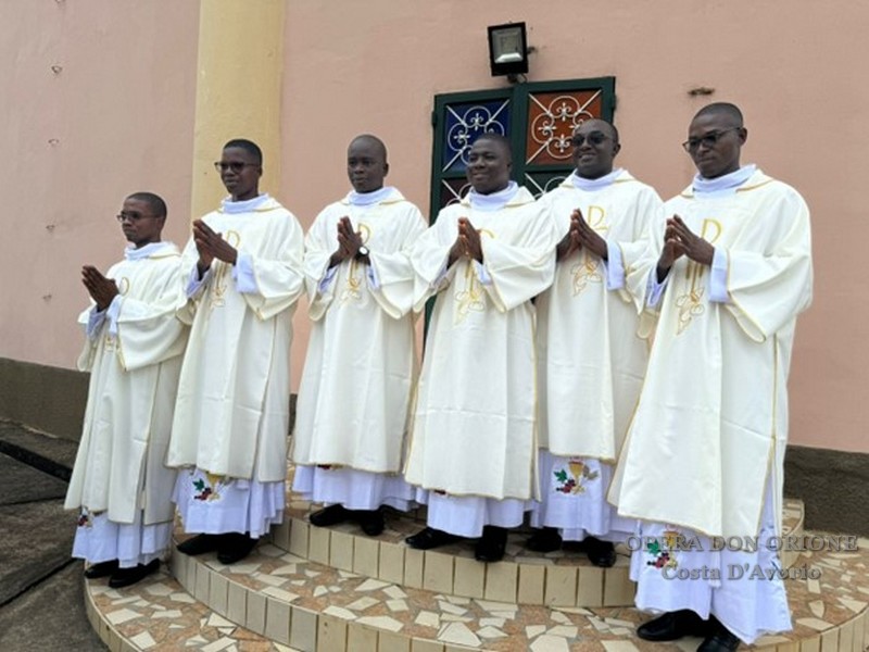 Costa D'Avorio: Ordinazioni diaconali nel Santuario “Notre Dame de la Garde” di Bonoua -  26033
