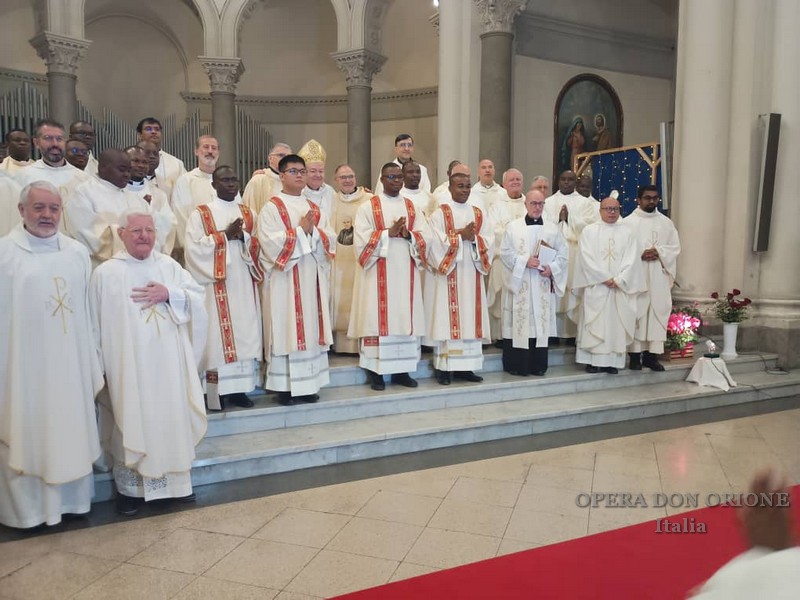 Nella parrocchia di Ognissanti in Roma l'ordinazione diaconale di quattro chierici  -  26037
