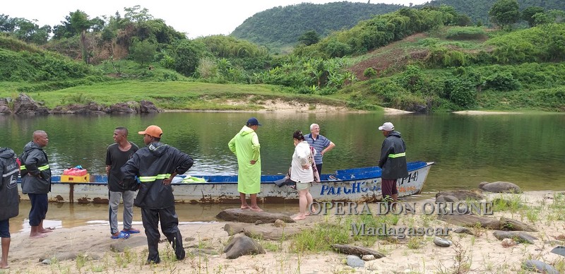 Madagascar: Visita alla cappella San Luigi Orione di Ambarabaha nella regione Sava  -  26065