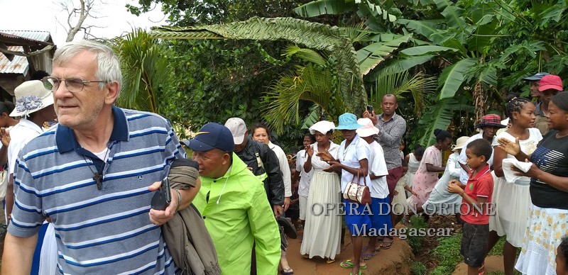 Madagascar: Visita alla cappella San Luigi Orione di Ambarabaha nella regione Sava  -  26067
