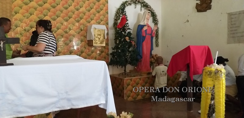 Madagascar: Visita alla cappella San Luigi Orione di Ambarabaha nella regione Sava  -  26084