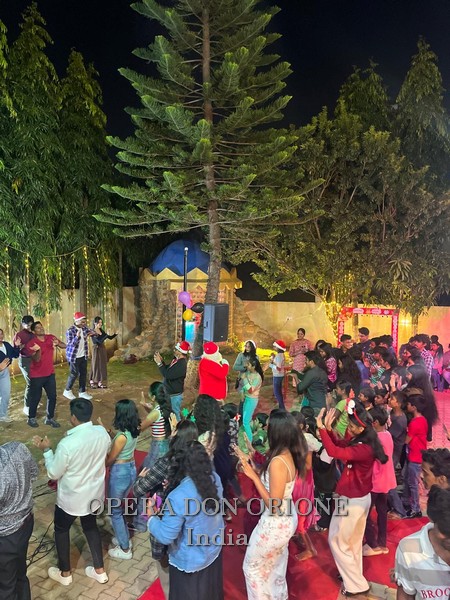 India: Una “Festa del cibo” per beneficenza  -  26101