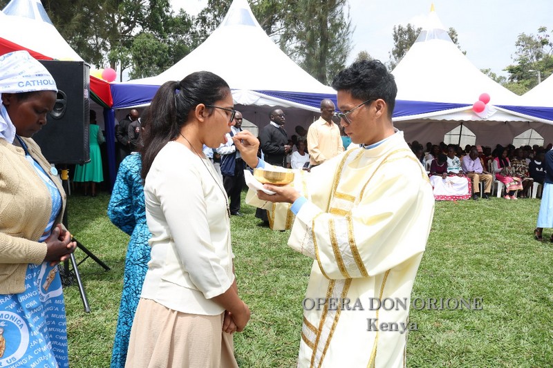 Kenya: A Nairobi l'ordinazione diaconale di due chierici -  26117