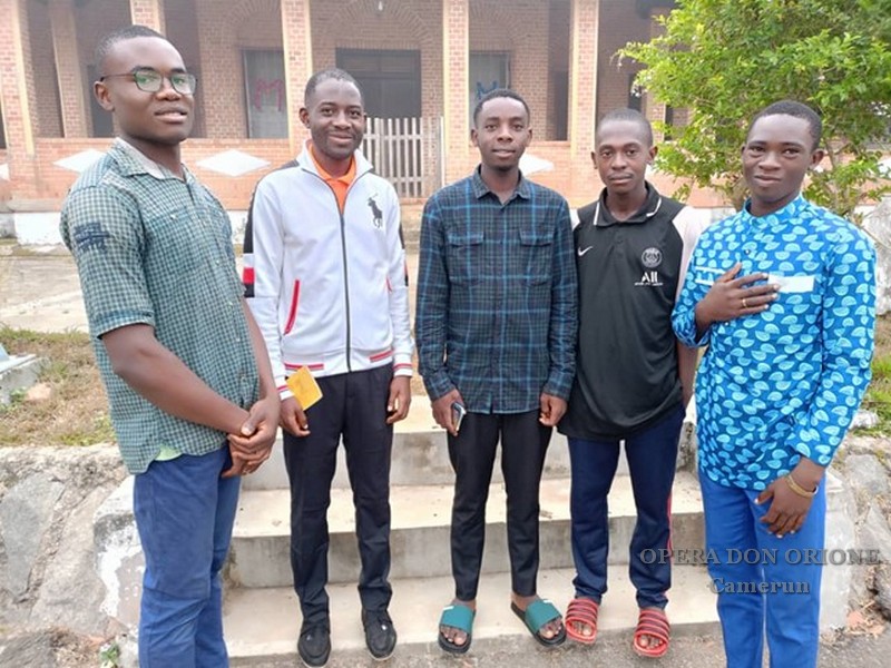 Camerun: A Djoum l'esperienza vocazionale per cinque aspiranti  -  26130