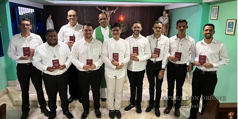 Brasile: A Brasilia la prima professione di sette novizi  -  26185
