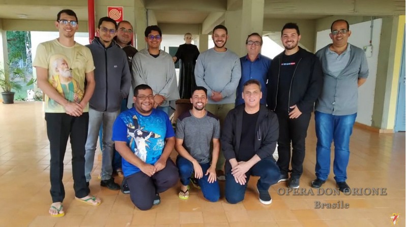 Brasile: A Brasilia la prima professione di sette novizi  -  26186