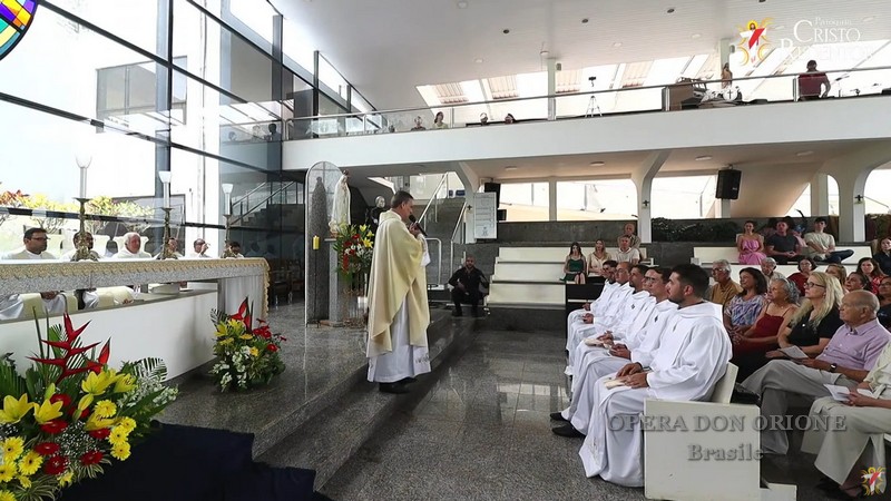 Brasile: A Brasilia la prima professione di sette novizi  -  26188