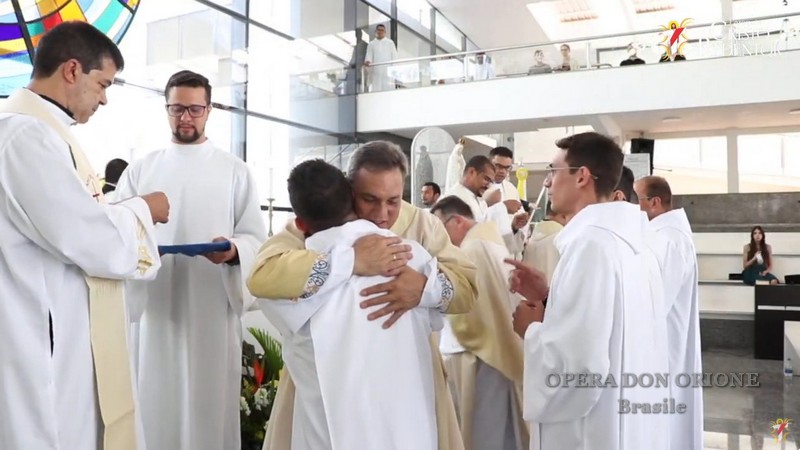 Brasile: A Brasilia la prima professione di sette novizi  -  26192