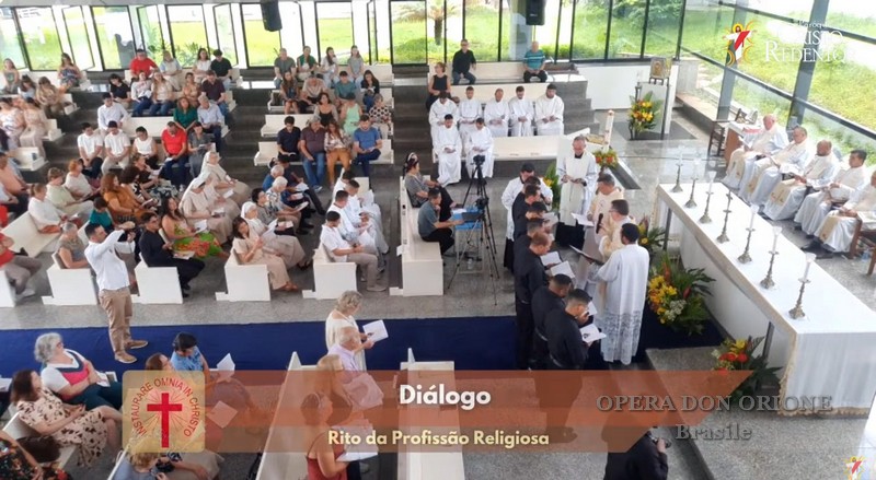 Brasile: A Brasilia la prima professione di sette novizi  -  26197