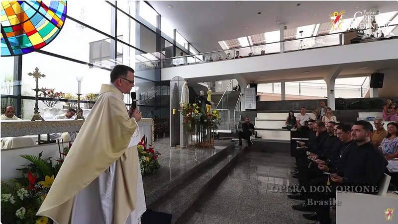 Brasile: A Brasilia la prima professione di sette novizi  -  26199