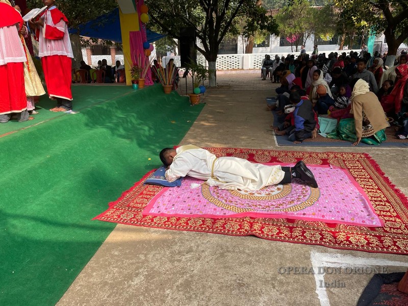 India: L'ordinazione sacerdotale del diacono Navin Kerketta -  26254