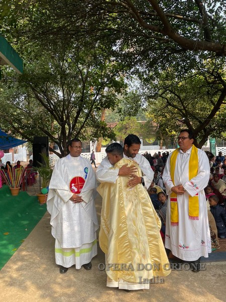 India: L'ordinazione sacerdotale del diacono Navin Kerketta -  26257