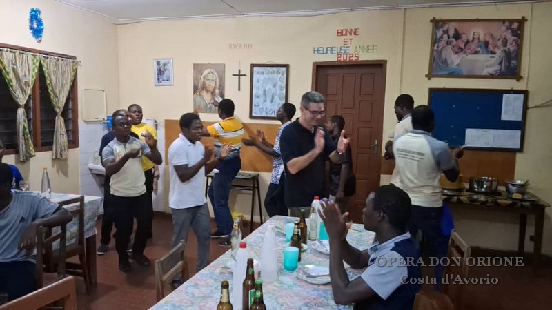 Costa D'Avorio: La Visita canonica generale nelle comunità presenti a Bonoua -  26265
