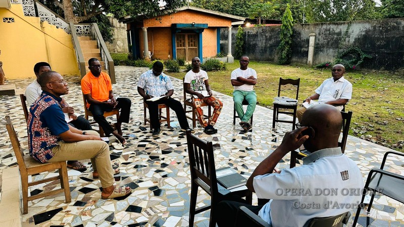 Costa D'Avorio: La Visita canonica generale nelle comunità presenti a Bonoua -  26272