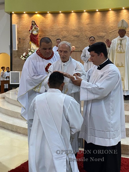 Brasile Nord: L'ordinazione sacerdotale del diacono Junior Silva de Alencar -  26282