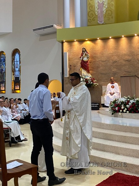 Brasile Nord: L'ordinazione sacerdotale del diacono Junior Silva de Alencar -  26285
