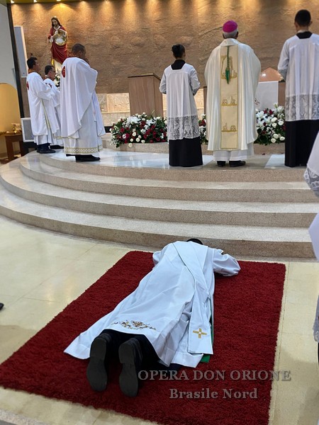 Brasile Nord: L'ordinazione sacerdotale del diacono Junior Silva de Alencar -  26289