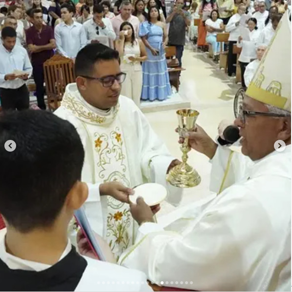 Brasile Nord: L'ordinazione sacerdotale del diacono Junior Silva de Alencar -  26296
