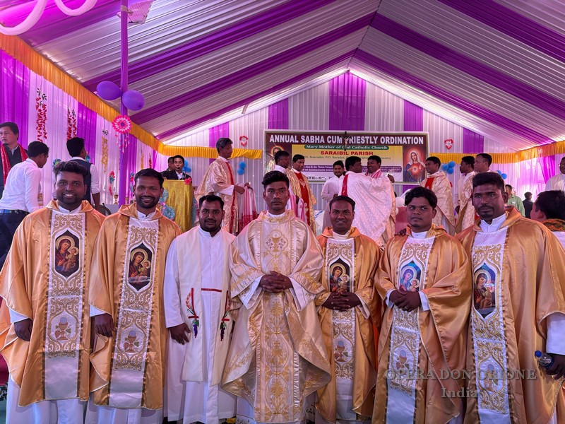 India: L'ordinazione sacerdotale del diacono Rimish Panna -  26377