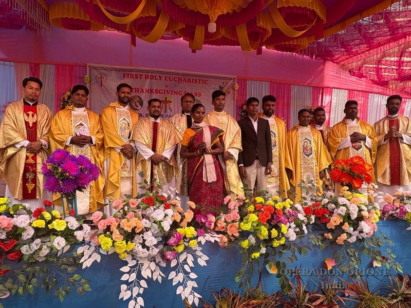 India: L'ordinazione sacerdotale del diacono Rimish Panna -  26383