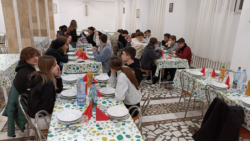 Romania: Giovani delle Scuole Don Orione di Fano in visita a Iaşi  -  26499
