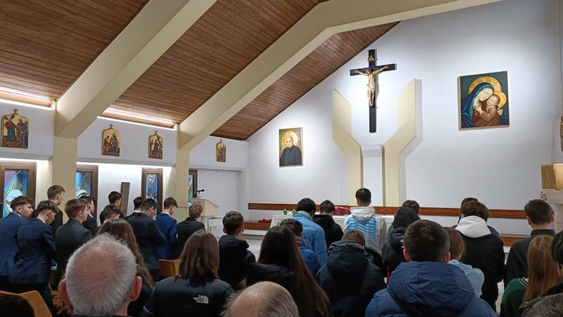 Romania: Giovani delle Scuole Don Orione di Fano in visita a Iaşi  -  26512