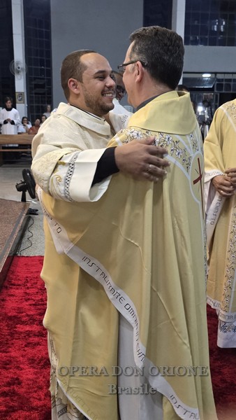 Brasile: A Belo Horizonte la Famiglia orionina celebra l'ordinazione diaconale di due religiosi  -  26663