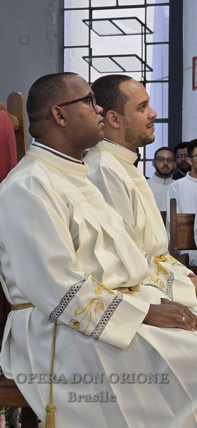 Brasile: A Belo Horizonte la Famiglia orionina celebra l'ordinazione diaconale di due religiosi  -  26669