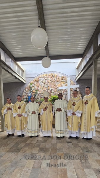 Brasile: A Belo Horizonte la Famiglia orionina celebra l'ordinazione diaconale di due religiosi  -  26670