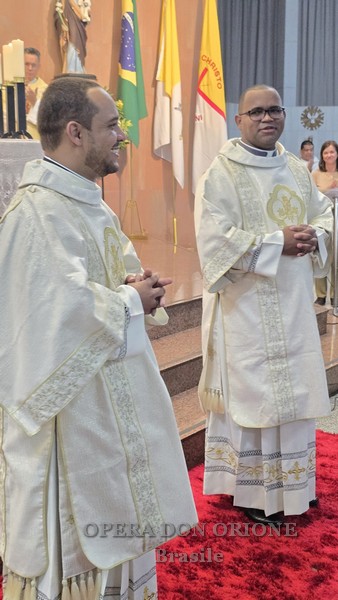 Brasile: A Belo Horizonte la Famiglia orionina celebra l'ordinazione diaconale di due religiosi  -  26673