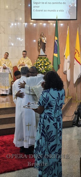 Brasile: A Belo Horizonte la Famiglia orionina celebra l'ordinazione diaconale di due religiosi  -  26674